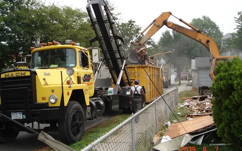 S & M Prompt Rubbish Removal Service, Inc — Excavating contractor
