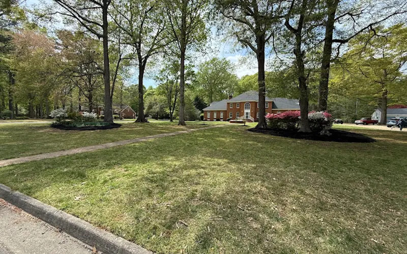 Lawngevity — Lawn care service