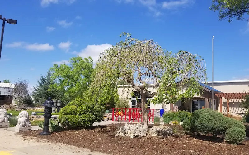 Hong's Landscape & Nursery, Inc. — Garden center