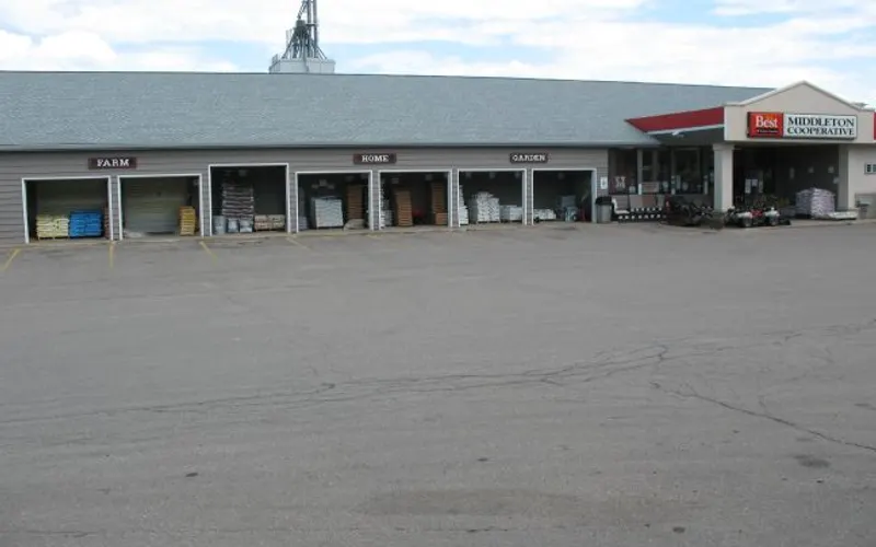Middleton Farmers Cooperative — Hardware store