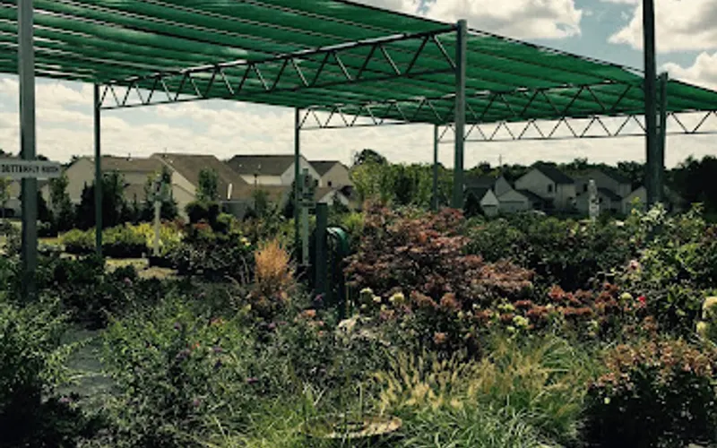 Strader's Garden Center — Garden center