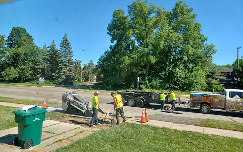 CB ASPHALT PAVING — Asphalt contractor