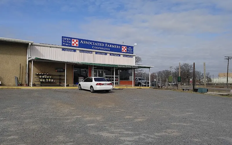 Associated Farmers Co-Op — Animal feed store