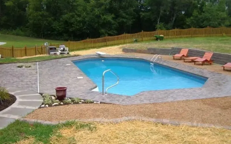 Burnette's Pools — Swimming pool contractor