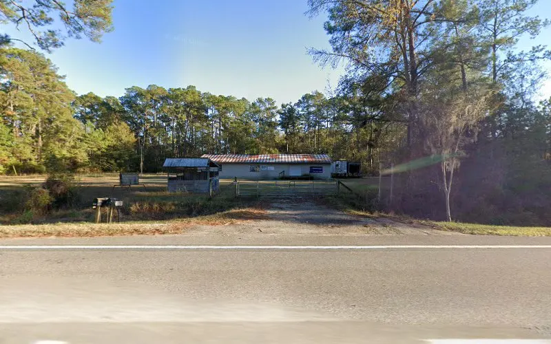 Jones Garden Supply — Animal feed store