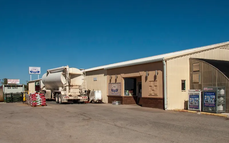 Berend Bros. Windthorst — Animal feed store