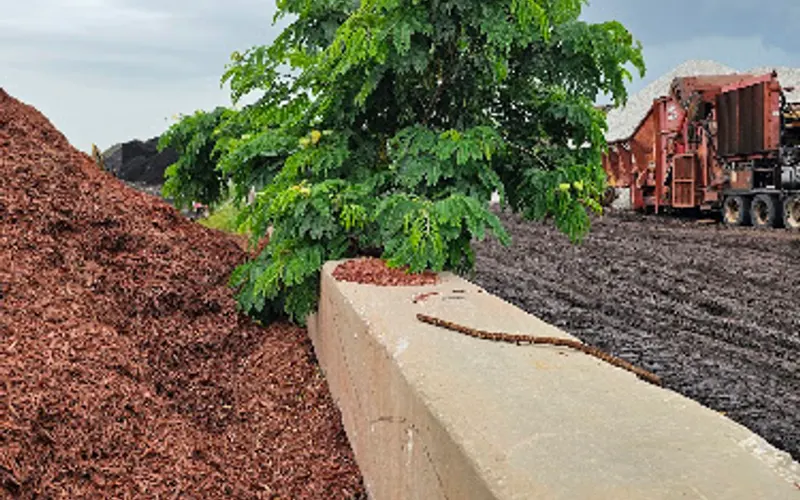 Simply Organic Lawn and Garden Center — Mulch supplier