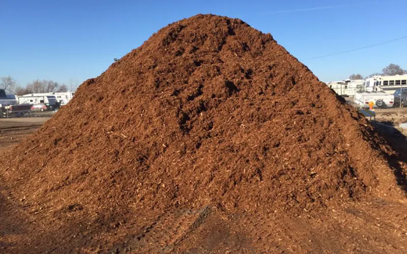 Waukesha Landscape Supply — Mulch supplier