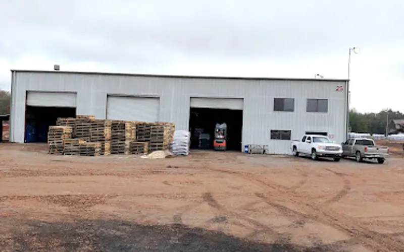 Suwannee Lumber Company — Building materials store