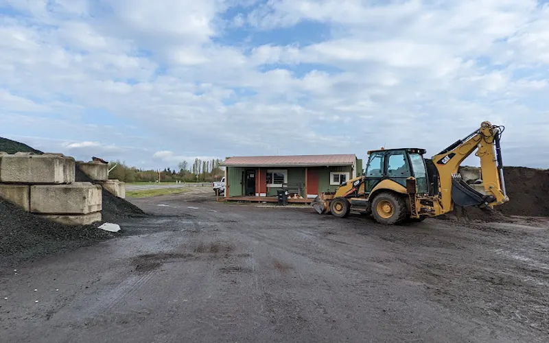 Commodities Unlimited Inc — Landscaping supply store
