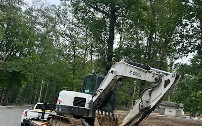 SALINAS SUPREME EXCAVATING — Excavating contractor