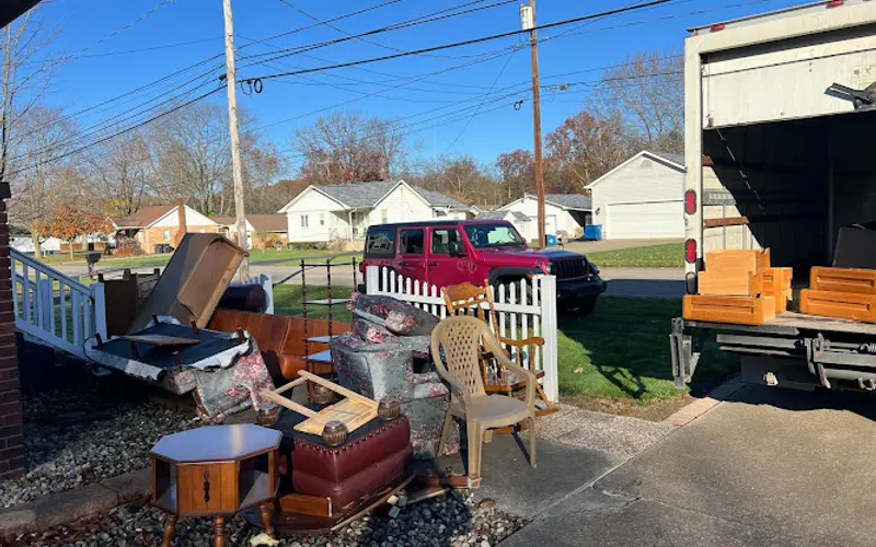 Fast Junk And Moving — Demolition contractor