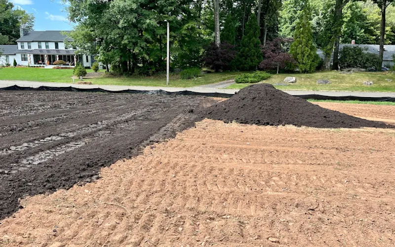 G & G Earth Materials LLC — Topsoil supplier