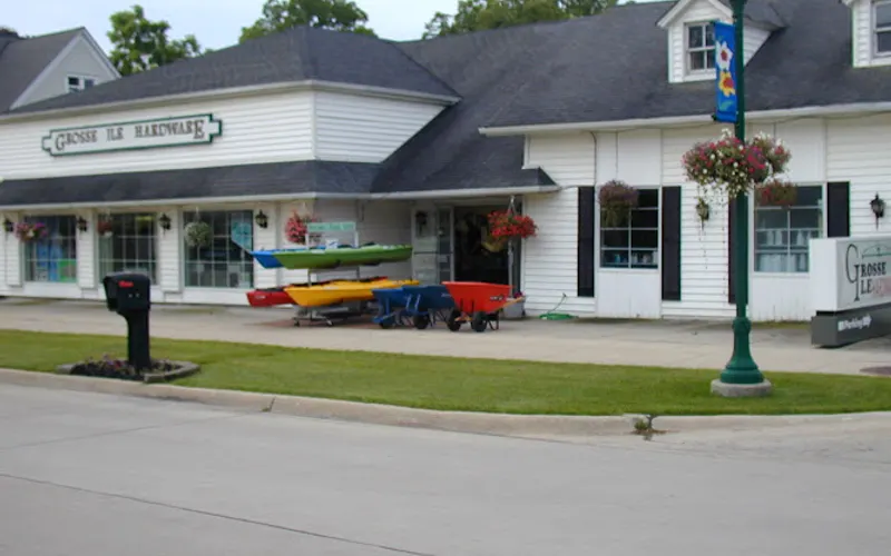 Grosse Ile Hardware — Hardware store
