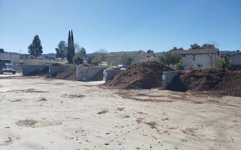 Foothill Soils Inc — Topsoil supplier