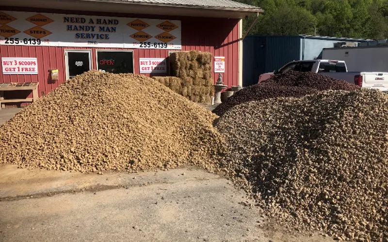 Need A Hand Mulch-Landscaping — Landscaper