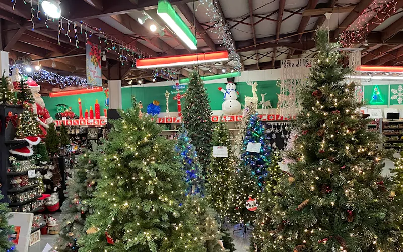 Hewitt's Garden Center — Landscaper