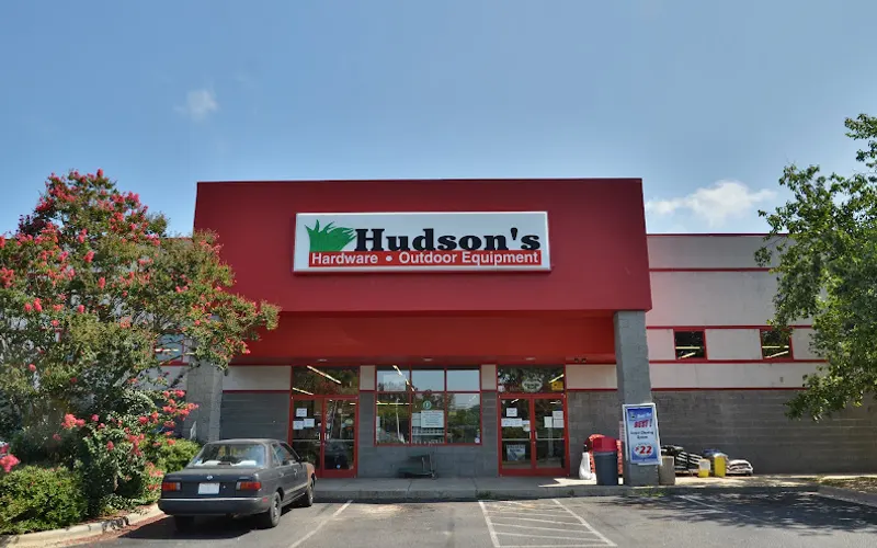 Hudson's Hardware & Outdoor Equipment — Hardware store