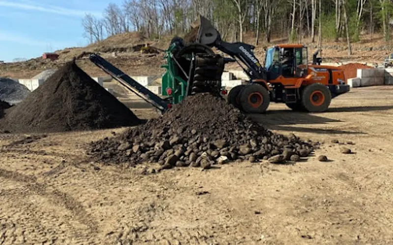 DJ's Landscape Supply Yard — Mulch supplier