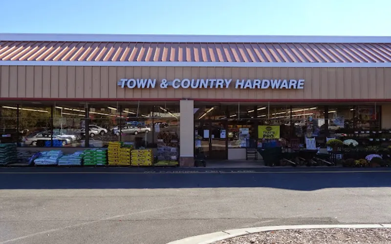 Town & Country Hardware — Hardware store