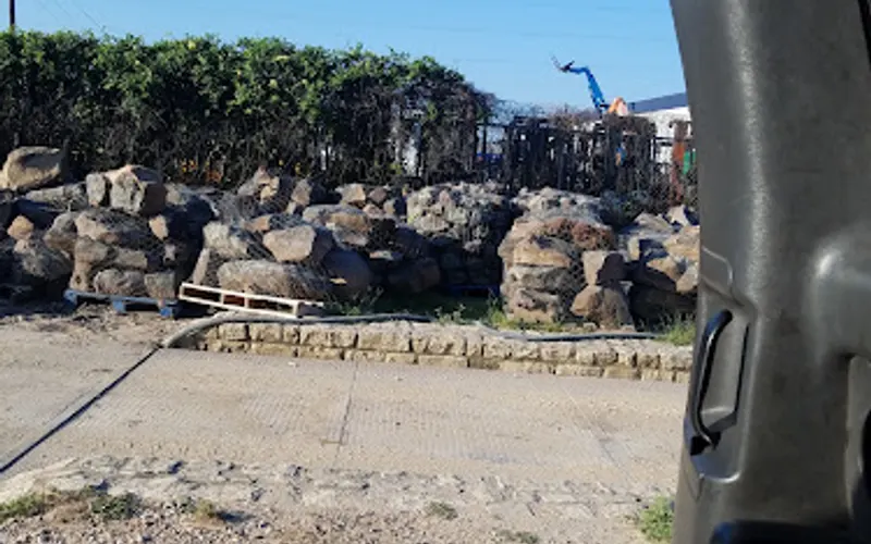 Builders Stone Supply Inc — Landscaping supply store