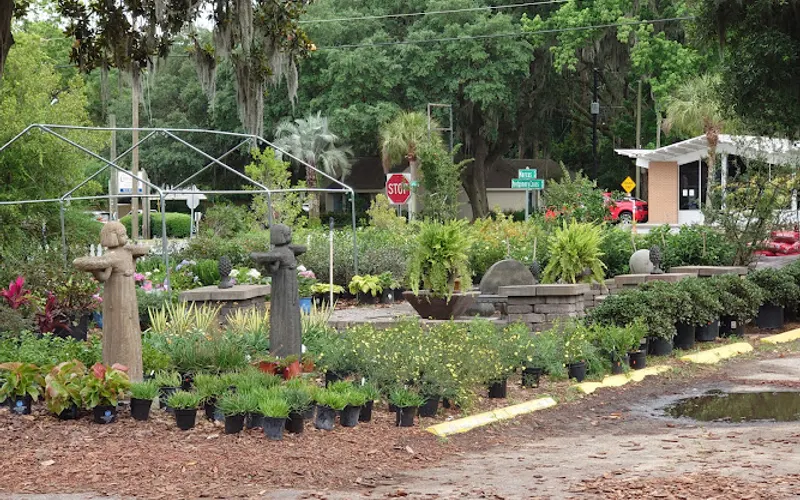 Olde Savannah Gardens — Landscaper