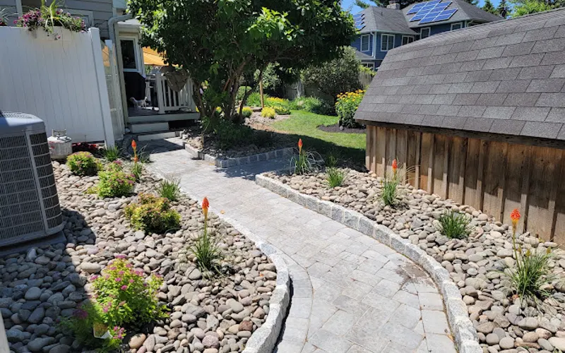 Knapp's Landscaping Inc — Landscaper