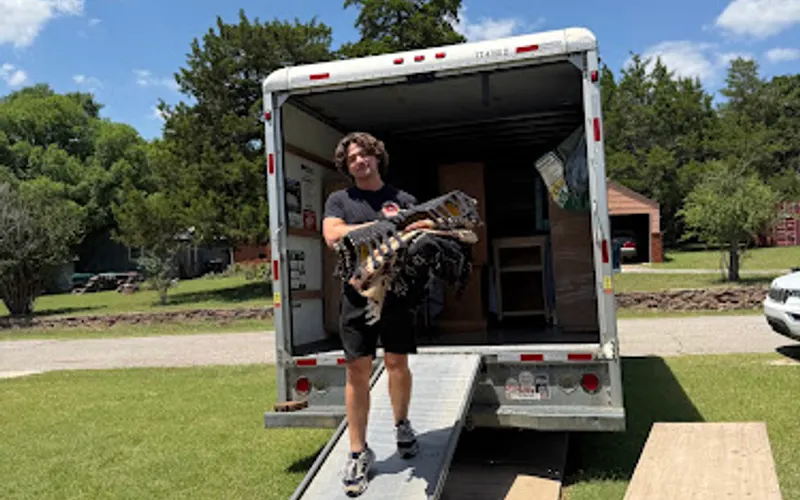 Red Dirt Moving Co. — Mover