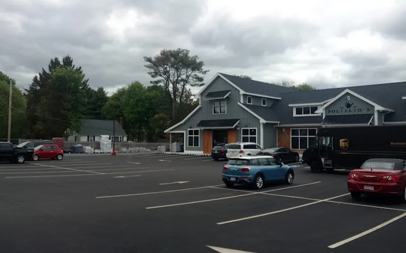 Polillio's Garden Center — Garden center