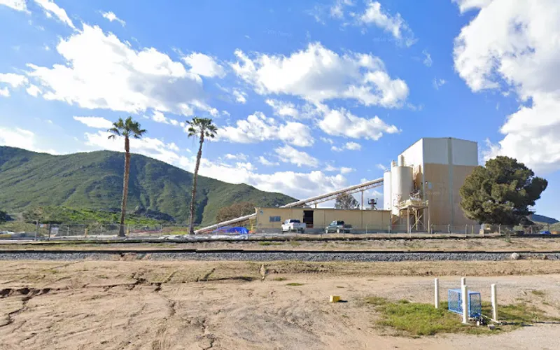 Riverside Milling Company — Sand & gravel supplier