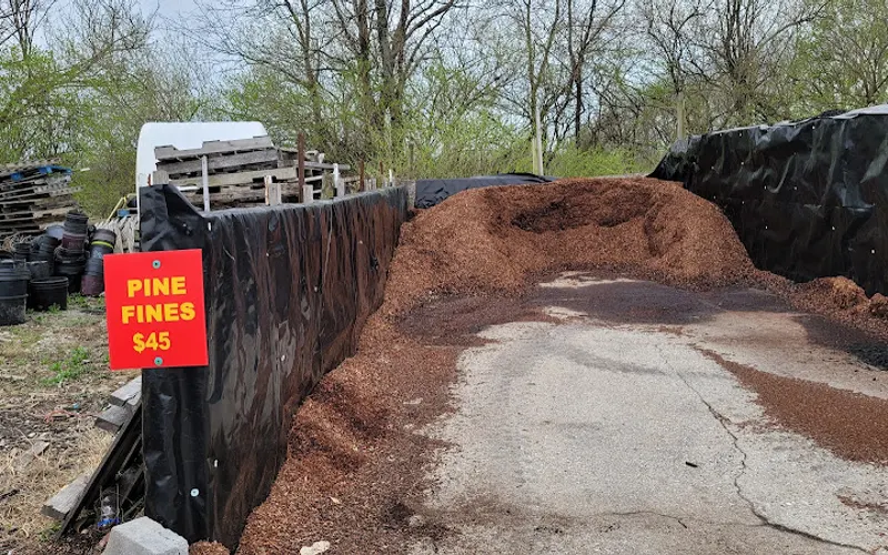 Diamond Pond Products — Mulch supplier