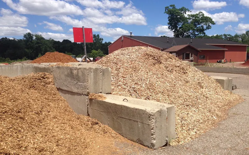 Watson's Tree Services - Soil & Mulch — Tree service