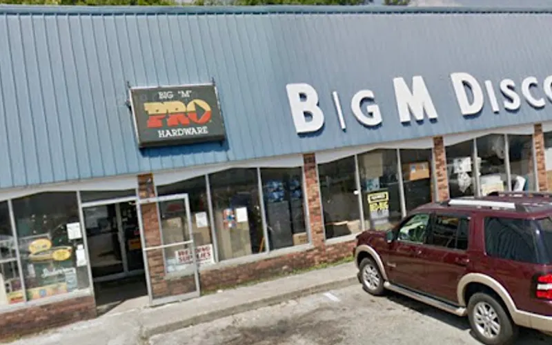 Big M Discount — Hardware store