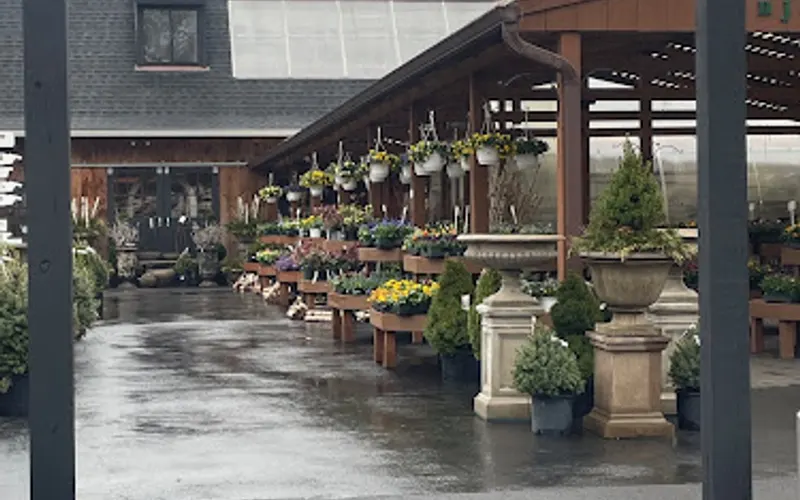 Reynolds Farms Nursery and Country Garden Center — Garden center