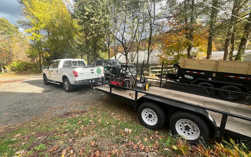 Blue trail lawn — Landscaper