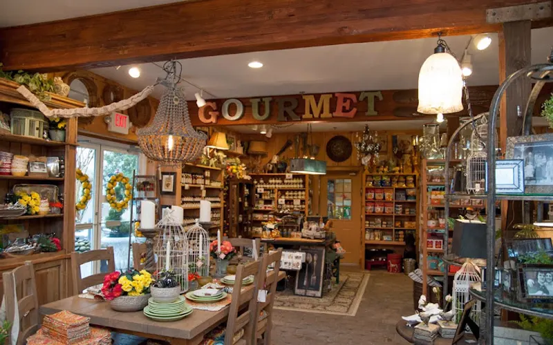 Reynolds Garden Shop — Garden center