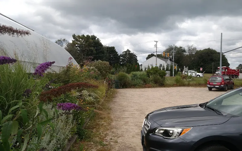 The Good Earth Farm and Garden Center — Garden center