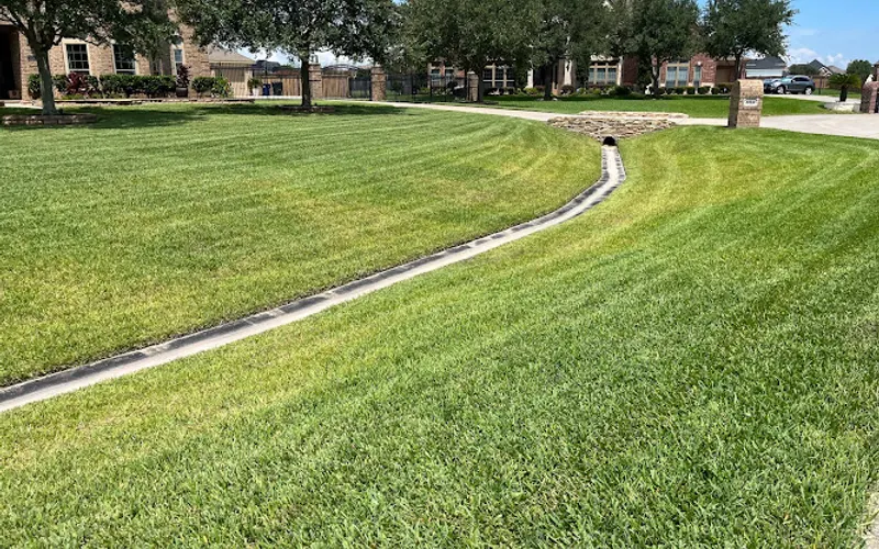 afamilylawnservice LLC — Lawn care service