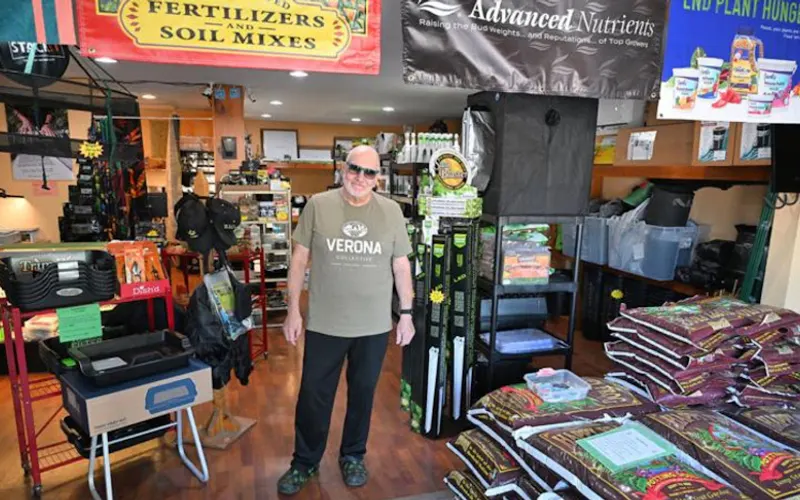 Gary's Indoor Garden Supply — Garden center