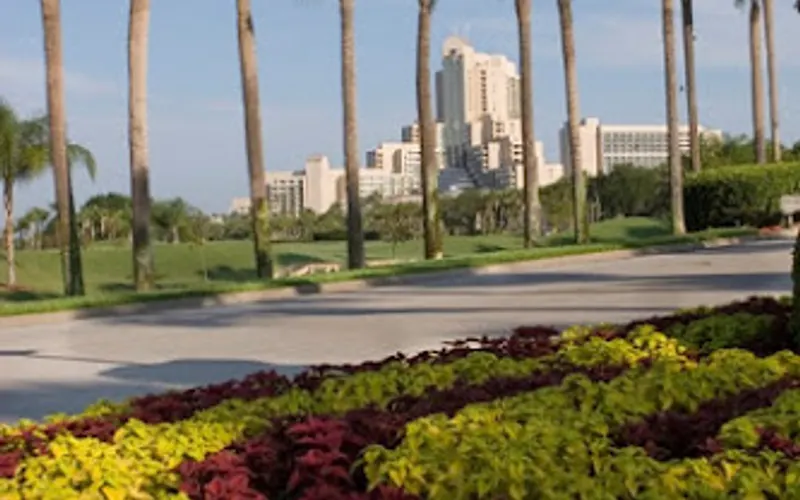 Champaign Lawn Care & Landscaping Services - Landscape Company, Lawn Care Contractor & Maintenance in Champaign IL — Lawn care service