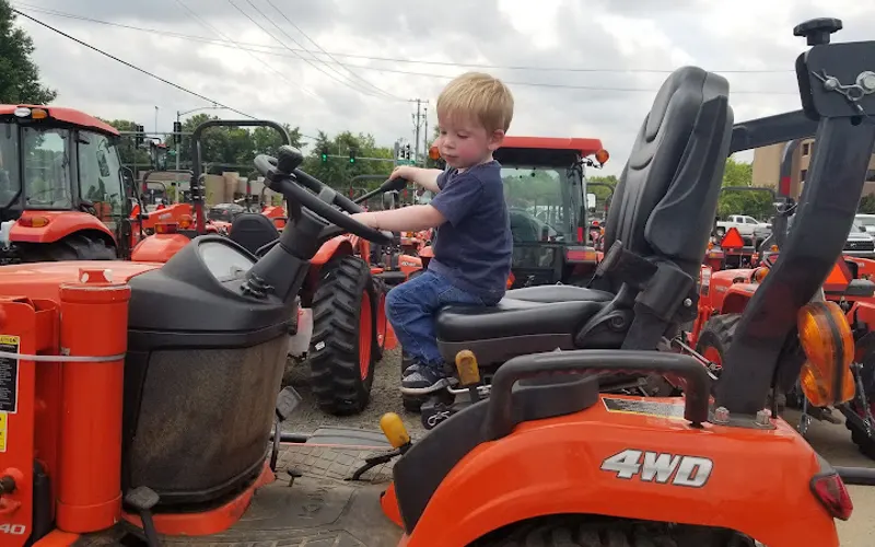 Duncan Outdoors Inc — Tractor dealer