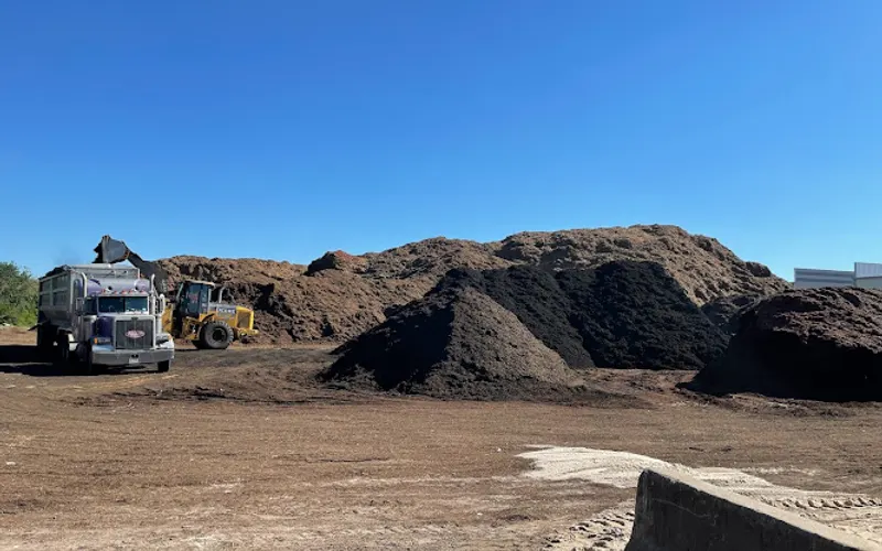 Living Earth - Missouri City — Topsoil supplier