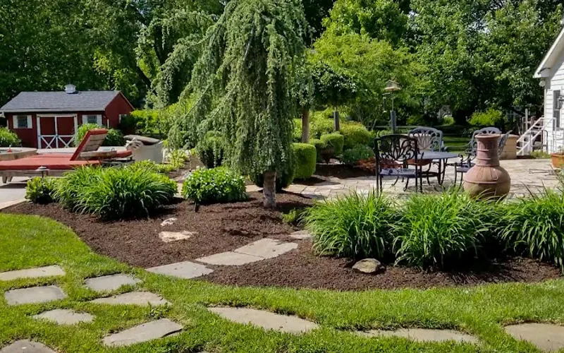 RIVERSIDE LAWN AND LANDSCAPING — Landscaper