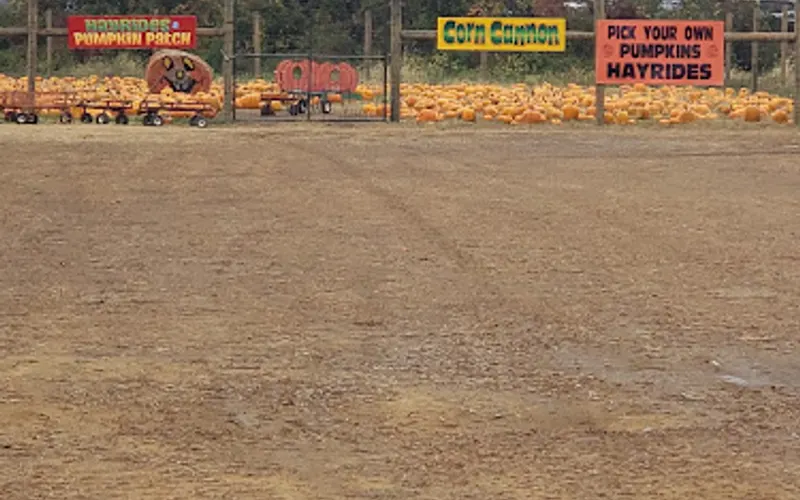 Maple Leaf Farms — Landscaping supply store