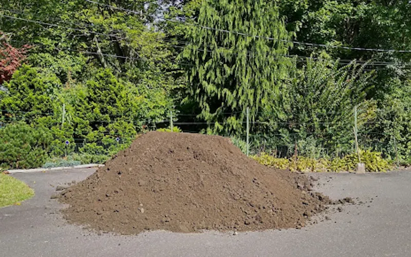 CT Topsoil and Aggregates, LLC — Topsoil supplier