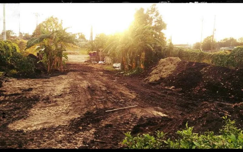 Schmelly's Dirt Farm — Topsoil supplier