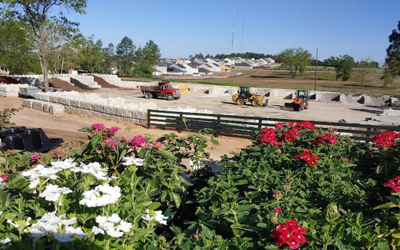 Grass Roots Garden Center — Garden center