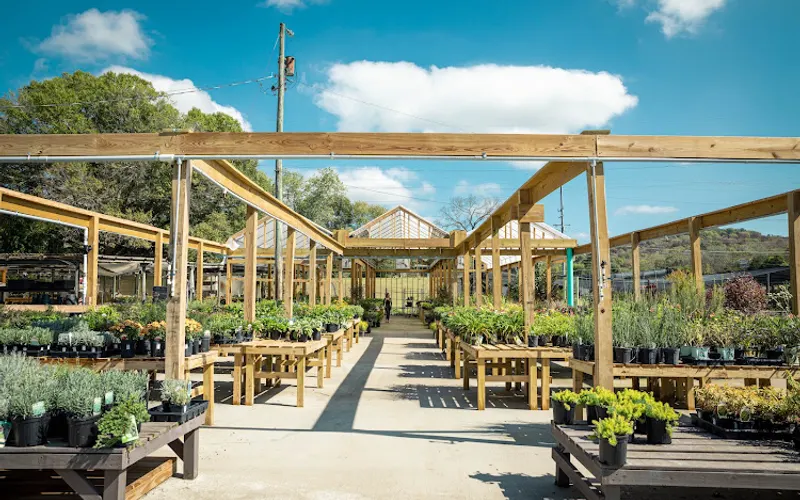 Bates Nursery and Garden Center — Landscaping supply store