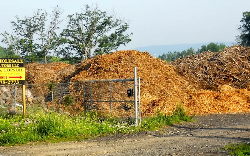 D & J Wholesale Mulch Distributors — Mulch supplier