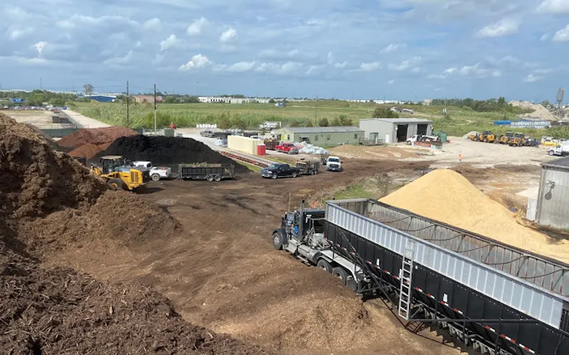 Living Earth - Crawford — Topsoil supplier